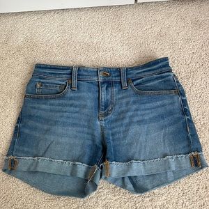 vineyard vines- woman’s jean shorts